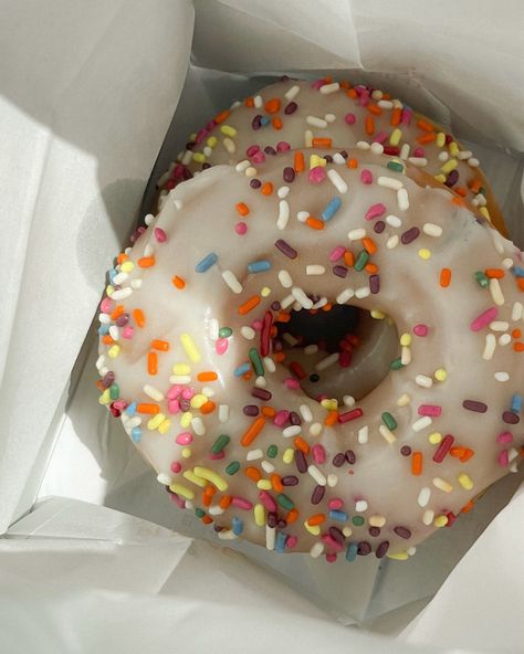 Donut Astetic, Crispy Cream Donuts Aesthetic, Sprinkle Donut Aesthetic, Aesthetic Food Donut, Chocolate Frosted Donut, Girl Next Door, Door Styles, Donuts, New England