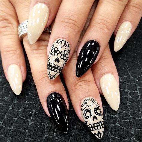 Pin for Later: 12 Sugar Skull Nail Accents That Honor Your Mexican Heritage on Día de los Muertos Skull Nail Designs, Sugar Skull Nails, Acrylic Nails Natural, Skull Nail Art, Nail Art Halloween, Witch Nails, Skull Nails, Witchy Nails, Halloween Acrylic Nails