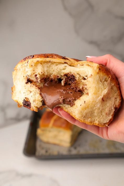 Nutella Filled Hot Cross Buns Nutella Buns, Nutella Biscuits, Hot Cross Bun, Breakfast Sweets, Hot Cross Buns, Fluffy Texture, Cross Buns, Sweet Life, Super Simple