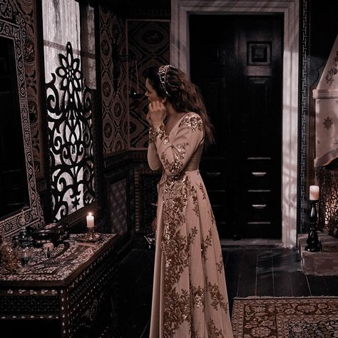 Aleyna Core, Sultan Aesthetic, Medieval Princess, Royal Core, Vlad The Impaler, Ancient Goddesses, Royalty Aesthetic, Royal Aesthetic, Fairytale Photography