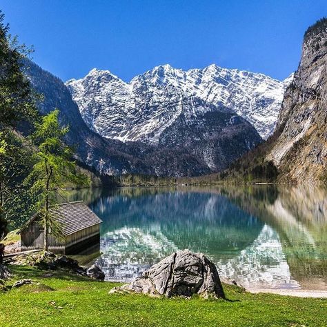 Unterwegs in einer der schönsten Regionen! Oberbayern: 10 Ausflüge im Berchtesgadener Land und Salzburg. Top-Highlight: Der Königssee unter dem Watzmann. Cycling Route, Mountain Hiking, Travel Bugs, Salzburg, Germany Travel, Bangkok Thailand, Travel Bucket List, Nature Travel, City Guide