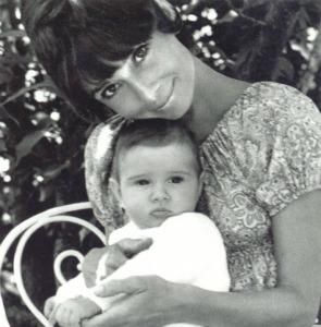 11. Hepburn had one son with Andrea Dotti, Luca, born in February of 1970. Audrey Hepburn Born, Aubrey Hepburn, Audrey Hepburn Photos, Rock Argentino, Audrey Hepburn Style, Meg Ryan, Hepburn Style, Rita Hayworth, Fair Lady