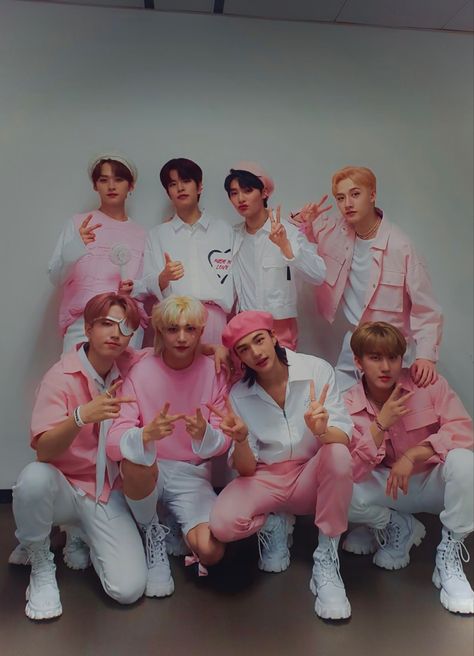 Stary Kids, Pink Outfits, Pink Outfit, Stray Kids, Pink