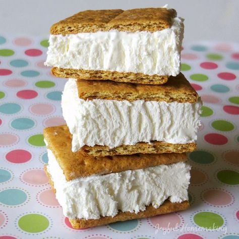 Desserts With Cool Whip, Graham Cracker Ice Cream Sandwich, Graham Cracker Dessert, Recipes With Cool Whip, Cool Whip Desserts, Low Cal Dessert, Dishes Recipe, No Bake Summer Desserts, Frosé