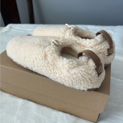 UGG PLUSHY slippers Size 8 Women, Elastic Laces, Ugg Shoes, Slippers, Elastic, Spandex, Wool, Brand New, Jewelry Watches