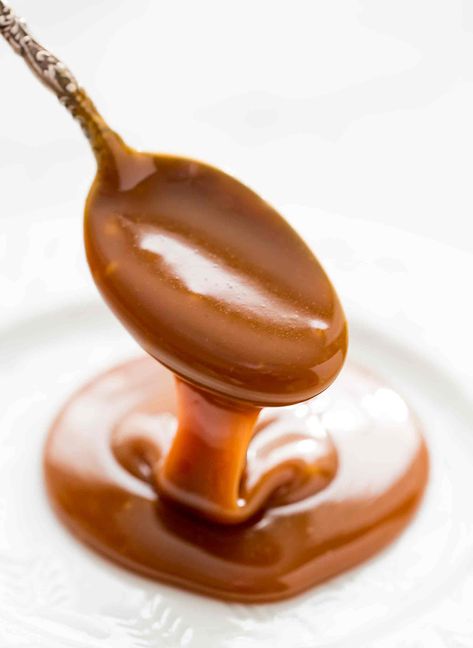 Caramel Sauce Sauce Plating, Heavy Cream Recipes, Ice Cream Swirl, Sweet Sauces, How To Make Caramel, Homemade Caramel Sauce, Plating Ideas, Caramel Recipes, Homemade Caramel