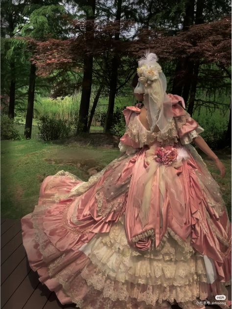 Roccocore Outfits, Roccocore Aesthetic, Victorian Girl Dress, Victorian Era Dresses, Rococo Dress, Poofy Dress, Fairytale Gown, Ballroom Gowns, Rococo Fashion