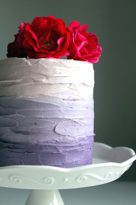 Cake somehow looks even better with ombre icing. Purple Ombre Cake, Blackberry Compote, Fab Cakes, Purple Cakes, Ombre Cake, Birthday Event, Awesome Cakes, Beautiful Desserts, Purple Ombre