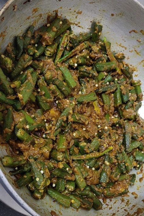 Bharwa Bhindi, Bhindi Recipe, Indian Vegetarian Dishes, Indian Side Dishes, Okra Recipes, Foodie Instagram, Dried Vegetables, Delicacy Food, Food Drink Photography