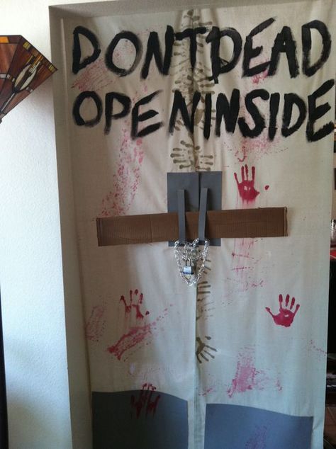 Don't open dead inside- The walking dead door decor | Halloween ... The Walking Dead Halloween, Porta Halloween, Zombie Halloween Party, Dekorasi Halloween, Halloween Party Decor Diy, Horror Party, Halloween Party Decorations, Halloween House Party, Creepy Halloween Decorations