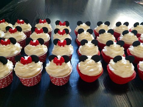 Minnie/Mickey Mouse cupcakes Disney Gender Reveal, Mickey Mouse Birthday Decorations, Mouse Cupcakes, Mickey Mouse Cupcakes, Mickey Cakes, Cupcakes For Boys, Minnie Birthday Party, Minnie Mouse Theme, Baby Reveal Party