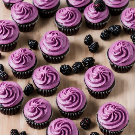 Blackberry Frosting Recipe, Purple Velvet Cupcakes, Purple Velvet Cake, Blackberry Frosting, Purple Velvet Cakes, Cheesecake Bar, Healthy Fruit Desserts, Breakfast Cocktails, Velvet Cake Recipes