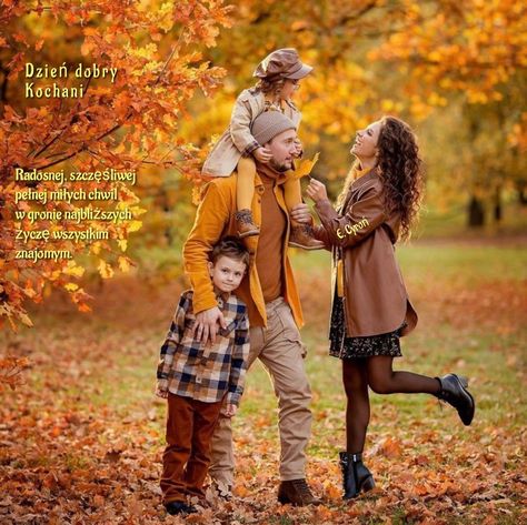 Fall Photoshoot Family, Autumn Photography Portrait, Outdoor Family Photoshoot, Autumn Family Photography, Cute Family Photos, Family Photos With Baby, Fall Family Portraits, Fall Portraits, Fall Family Photo Outfits