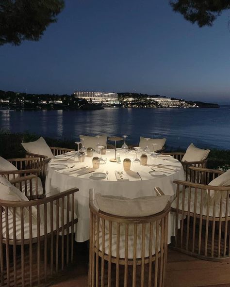 #ithaki #restaurant #restaurantstyle #athens #riviera #greek #greece #visitgreece #travel #traveling #dinner #dinnerideas #dining #luxury #seaside #event #eventdesign #eventplanner #corporate #meetings #leisure Night Luxe, Athens Riviera, Seaside Restaurant, Greek Restaurants, Dream Lifestyle, Summer Dream, 2024 Vision, Management Company, Billionaire Lifestyle