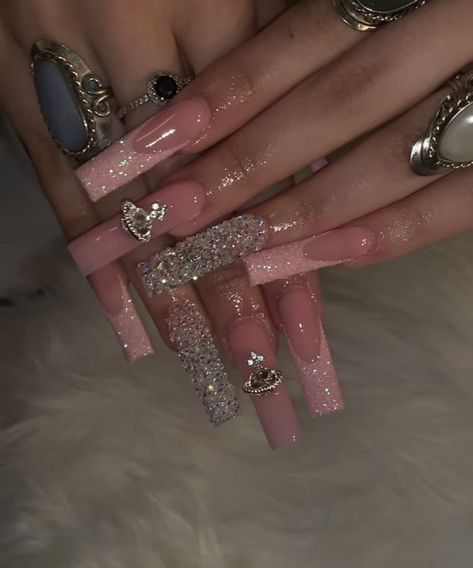 #pink #pinknails #pinknailpolish #pinknaildesigns #pinknailsideas #acrylicnails #acrylic #acrylicnaildesigns #nails #nailart #nailpolish #naildesign #naildesignideas Nails Art Winter, Nails Art Simple, Etsy Nails, Nail Art 2022, Design Nails Art, Nail Art Aesthetic, Nail Art Trendy, Nail Art 2023, Xl Nails