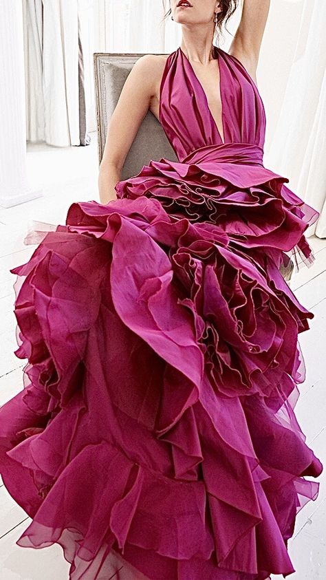 Zac Posen - Not Ordinary Fashion #fashion is art Haute Couture Gowns, Elie Saab Spring, Viva Magenta, Cerise Pink, Fashion Cover, Minimal Chic, Zac Posen, Couture Gowns, Stylish Fashion