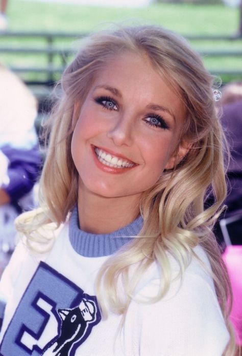 Heather Thomas. Olivia Taylor Dudley, Heather Locklear, Heather Thomas, Chloe Grace Moretz, Chloe Grace, Famous Women, Gal Gadot, Chris Hemsworth, Classic Beauty