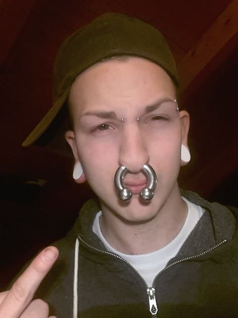 Male Piercings, Pierced Men, Septum Piercing Men, Guys Ear Piercings, Men's Piercings, Mod Jewelry, Men Tattoos Arm Sleeve, Cool Piercings, Facial Piercings