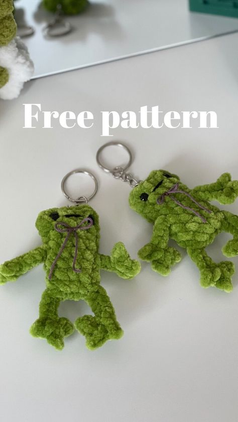 Lina ~ Crochet Content 🐢 | Mini leggy froggy pattern 🐸 This is for you guys 🫶🏼 a free mini leggy froggy pattern perfect for keychains as my 100. post 🤭 As I am… | Instagram Art Gift Ideas For Friends, Mini Leggy Froggy Crochet Pattern Free, Frog Gifts Ideas Diy, Crochet Pattern Free Keychain, Leggy Frog Pattern Free, Crochet Freebies Ideas, Small Cute Crochet Ideas, Mini Frog Crochet Pattern, Crochet Gifts Patterns Free