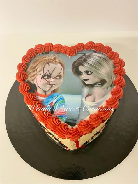 Chucky Cake Ideas, Chucky Themed Birthday Party, Chucky Birthday Cake, Chucky Cake, Horror Cakes, Tiffany Bride Of Chucky, Horror Cake, Tiffany Bride, Scary Cakes