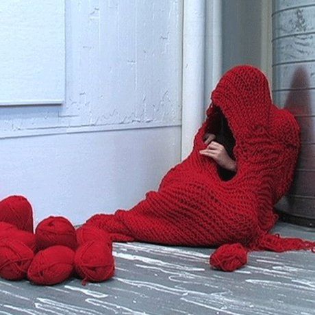 “Scenes from "Enclosure", performance art, in which Philippines born artist Bea Camacho crocheted a cocoon for herself in 11 hours without interruption #womensart” Crochet Cocoon, Knitted Wire, Institute Of Contemporary Art, Red Yarn, Art Textile, Visual Artist, Performance Art, Textile Art, Female Art