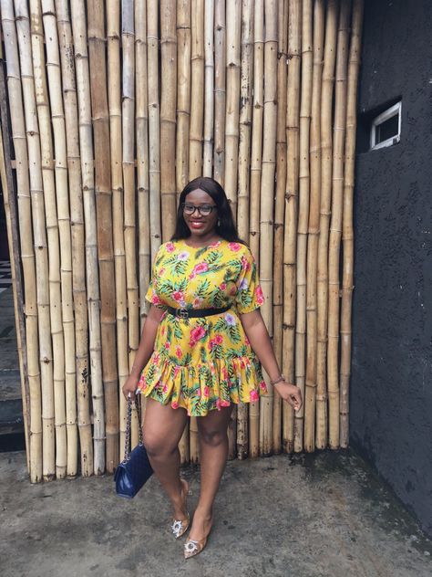 Flowered Crepe Short Gown Styles, Crepe Short Gown Style In Nigeria, Crepe Material Short Gown Styles In Nigeria, Chiffon Material Gown Styles In Nigeria, Flower Crepe Gown Style In Nigeria, Short Chiffon Gown Styles, Chiffon Short Gown Styles In Nigeria, Chiffon Dress Casual Nigeria, Chiffon Gown Styles In Nigeria