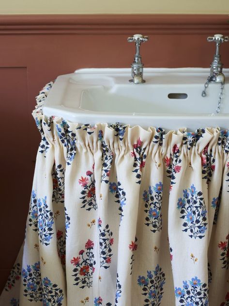 Bathroom sink pedestal with a pretty floral linen fabric sink skirt by Sophia Frances Studio  - Interior Textile designers Bathroom Sink Skirt, Country Cottage Bathroom, Sink Curtain, How To Make A Skirt, Country Style Bathrooms, Sink Skirt, Country Bathroom Decor, Bathroom Farmhouse Style, Cottage Bathroom