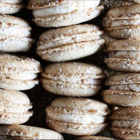 Chai Macarons Recipe, Chai Tea Macarons, Vanilla Chai Dessert, Chai Macarons, Chai Spice Macarons, Pumpkin Chai Macarons, Taylor’s Chai Tea Cookies, Fall Macarons, Merengue Cookies