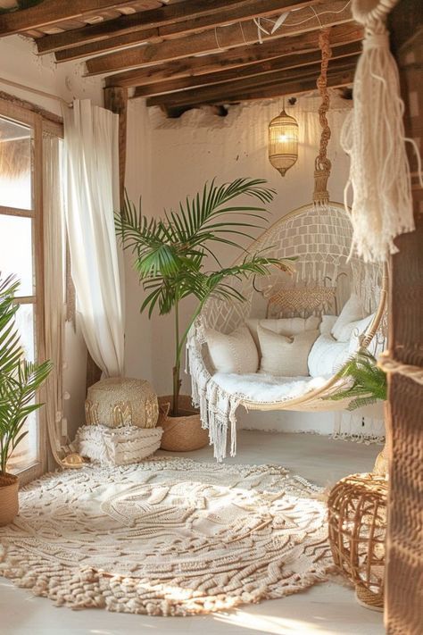 Beach House Sitting Room, Florida Room Furniture Ideas, Rustic Beach House Living Room, French Beach House Decor, Plum Bedroom Decor, Beach Apartment Aesthetic, Beachy Living Room Ideas, Coastal Boho Interior, Beachy Apartment Decor