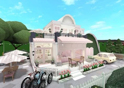 Bloxburg Bakery, Bloxburg Cafe, Bloxburg Town Ideas, 1 Floor Bloxburg House, Outside Bloxburg House Ideas, Preppy House, Bloxburg Town, Cafe Exterior, Bloxburg House Ideas 1 Floor