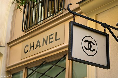 Where is this one Chanel Poster, Chanel Boutique, Chanel Store, Chanel Couture, Chanel Logo, Shop Front, Chanel Paris, Store Signs, Street Signs