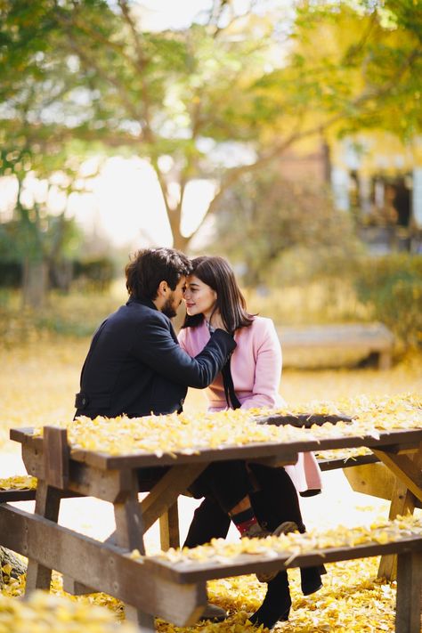 Prenup Poses, Pre Nup Photoshoot, Prenup Outfit, Camping Photoshoot, Prenup Photos, Photoshoot Casual, Prenup Photos Ideas, Prenuptial Photoshoot, Prenup Ideas