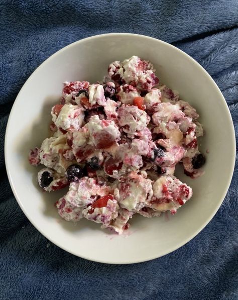 Sugar Free Aesthetic, Greek Yogurt Bowl, Yogurt Frozen, Chobani Greek Yogurt, Red Delicious Apples, Frozen Raspberries, Sugar Free Maple Syrup, Num Num, Yogurt Bowl