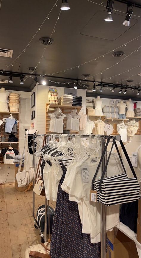 Brandy Melville Outfits Aesthetic, Outfits Brandy Melville, Brandy Melville Store, Aesthetic Brandy Melville, Jeans Brandy Melville, Brandy Melville Aesthetic, Brandy Melville Style, Outfits Sweatpants, White Girl Outfits