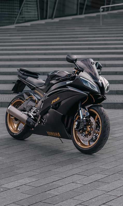 #yamaha #yamahar6 #yamaharj15 #yamahagirl #bikergirl #bikerprincessa #girl #motogirl #girlonmotocycle #motorrad #motorradgirls #yamaharider #biker #bikelife #stuttgart #shooting Yamaha Sports Bike, R6 Yamaha, Yamaha R6 Wallpapers, Yamaha Super Bikes, Yamaha R6 Black, Bike Names, R6 Wallpaper, 4k Wallpaper For Mobile, Yamaha R6