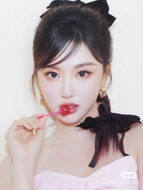 Airy Boyish Makeup, Pink Makeup Looks, Makeup Asia, Y2k Makeup, Snow Kong, Ethereal Makeup, Haircuts For Medium Hair, Pink Makeup, Asian Makeup