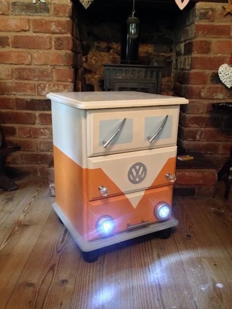 Upcycled Furniture Before And After, Koti Diy, Upcycled Furniture Diy, Diy Furniture Redo, Mask Diy, Household Furniture, Refurbished Furniture, Diy Furniture Projects, Vw Camper