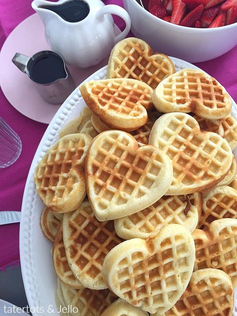 Strawberry Shortcake Cream Cheese, Strawberry Shortcake Cream, Cream Cheese Waffles, Waffle Mix Recipes, Dessert Waffles, Cheese Waffles, How To Make Waffles, Fluffy Waffles, Cream Cheese Topping