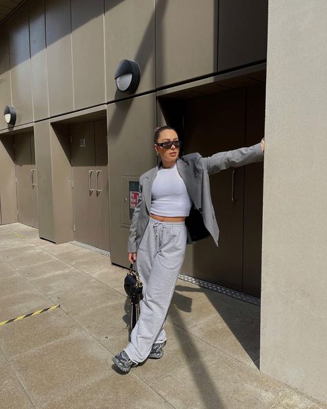 Natalia on Instagram: “Don’t let the ☀️ fool you 🥲 Blazer: @arketofficial Vest: @zara Joggers: @thepangaia Shoes: @balenciaga” Shoes Balenciaga, Outfit For Travel, Joggers Outfit, The Fool, Outfit Of The Day, Balenciaga, The Day, Zara, Blazer