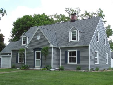 Deep Granite by Mastic Mastic Vinyl Siding, Grey Vinyl Siding, Craftsman Remodel, Roof Restoration, Siding Options, Ranch Exterior, Shingle Style Homes, Architectural Shingles, Siding Colors