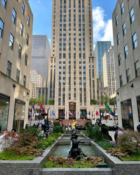 Rockefeller Center #rockefellercenter #nyc Rockefeller Center Aesthetic, Rockefeller Center, New York