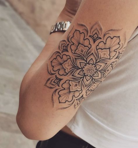 Tropisches Tattoo, Enchanted Tattoo, Mandala Tattoo Designs, Patchwork Tattoo, Elbow Tattoos, Sweet Tattoos, Beautiful Mandala, Mandala Tattoo Design, Spine Tattoos