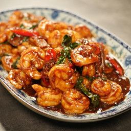 Basil Prawn Stir-Fry Thai Prawn Recipes, Chinese Prawn Recipes, Basil Shrimp, Prawn Stir Fry, Authentic Asian Recipes, Korean Side Dishes, Best Seafood Recipes, Prawn Recipes, Easy Seafood