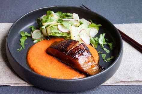 Cod Miso, Red Pepper Puree, Pepper Puree, Black Cod, Cod Recipes, Fine Dining Recipes, Roasted Red Pepper, Pepper Sauce, Fish Dishes