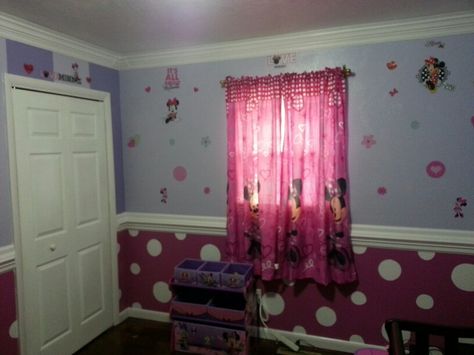 Minnie mouse bedroom 2 Minnie Bedroom, Baby Closets, Minnie Mouse Bedroom, Planner Designs, Autumn Room, Disney Bedrooms, Toddler Girl Room, House Bedrooms, Baby Closet