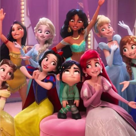 is thIS A PRINCESS MUSICAL MOMENT OMG The Disney Princesses, All Disney Princesses, Princess Pictures, Princess Wallpaper, Wreck It Ralph, Disney Princess Wallpaper, Princesa Disney, Disney Princess Pictures, Disney Wallpaper