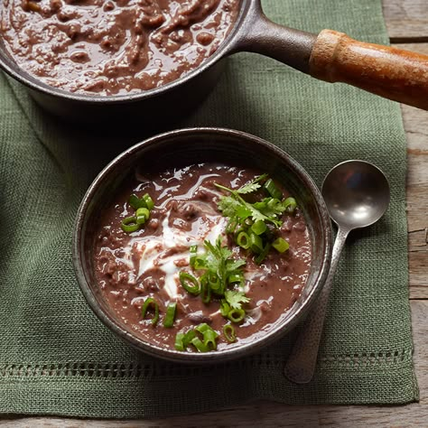 Weight Watchers Soups, Black Bean Soup Recipe, Soup Beans, Weight Watchers Soup, Pureed Soup, Ww Freestyle, Bean Soup Recipes, Black Bean Soup, Chili Lime