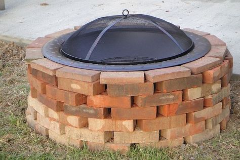 Repurpose projects, home DIY projects, home decor, popular pin, DIY home decor, gardening projcts, things to do with old bricks. Old Brick Patio, Brick Patio Ideas, Paver Fire Pit, Fire Pit Plans, Backyard Bonfire, Brick Fire Pit, Outdoor Fire Pit Designs, Brick Patio, Metal Fire Pit