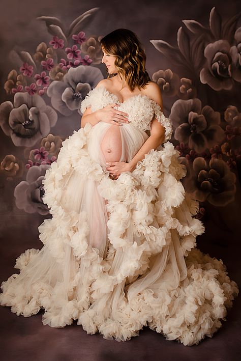 Maternity Photography Fluffy Dress, Big Dress Maternity Shoot, Tulle Kimono, Maternity Robes, Kids Gowns, Pregnant Dresses, Maternity Shoot Dresses, Maternity Shoot Outfit, Studio Maternity Shoot