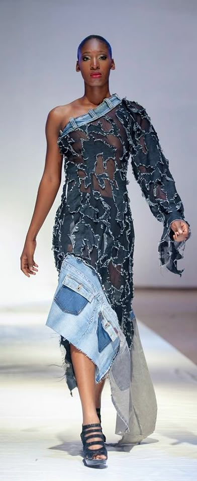 Djibril Kachidi - Congo Denim Deconstruction Fashion, Denim Techniques, 60s Vintage Fashion, Deconstruction Fashion, Diy Denim, Denim Inspiration, Denim Wear, Upcycle Jeans, Denim Diy